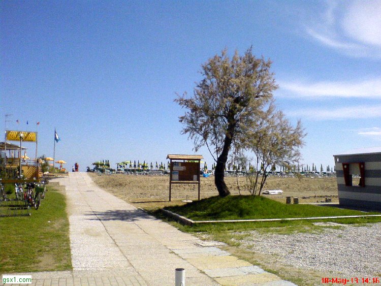 Discesa-a-mare-via-Marinella.jpg