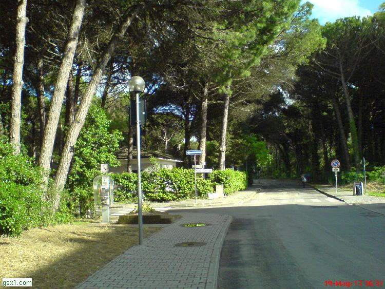 Parallela-di-via-Marinella-andando-verso-il-mare.jpg